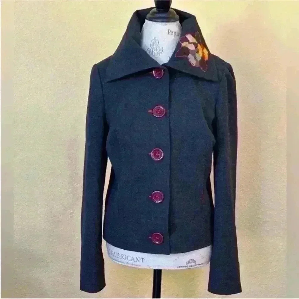 Gipsy Dark Gray Jacket With Embroidered Flowers On Collar US Size 8 Like New! - Picture 3 of 11